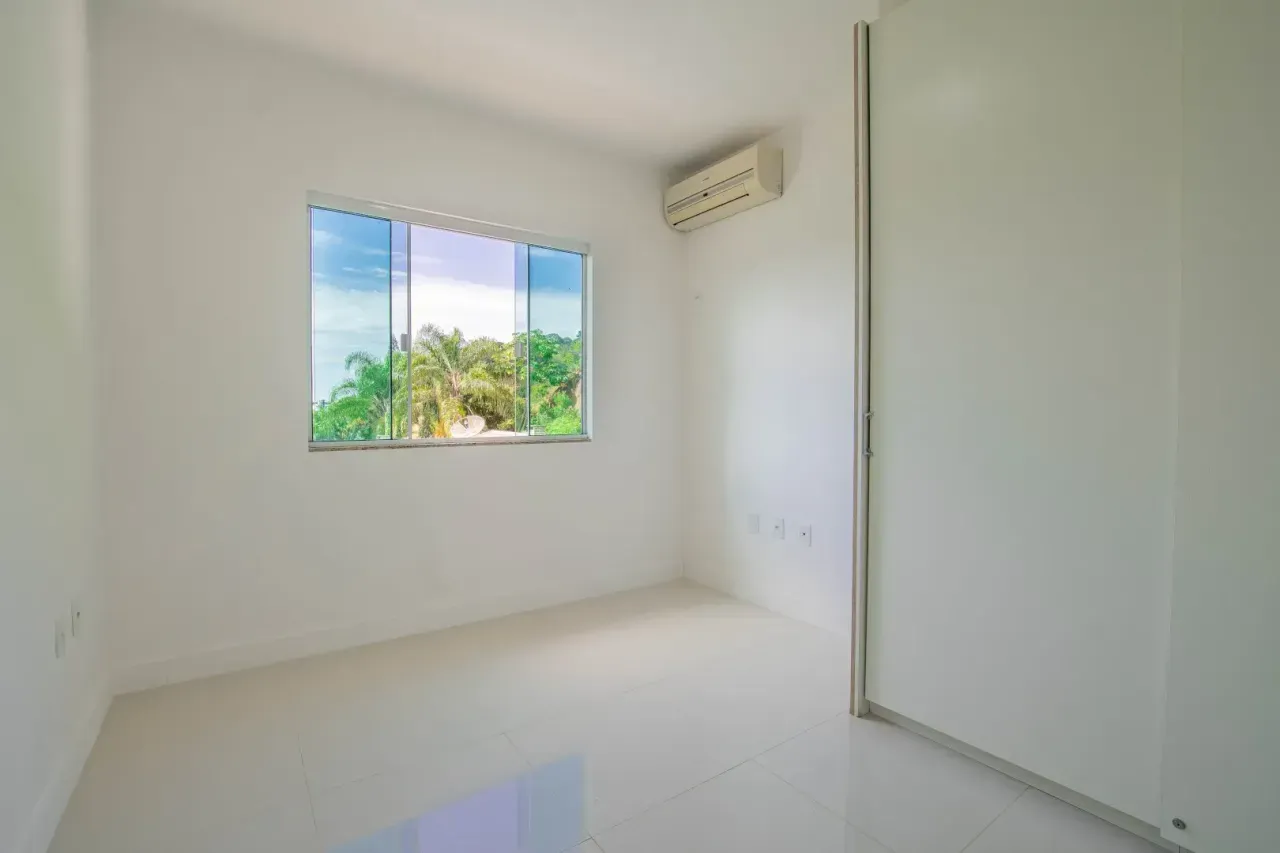 Casa Alto Padrão com 4 dormitórios sendo 2 suítes e 6 vagas na Praia dos Amores em Baln. Camboriú — foto 23