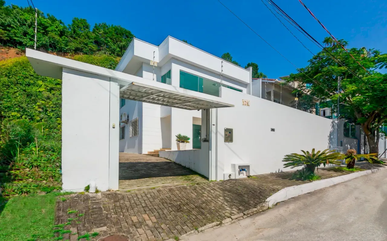 Casa Alto Padrão com 4 dormitórios sendo 2 suítes e 6 vagas na Praia dos Amores em Baln. Camboriú — foto 29