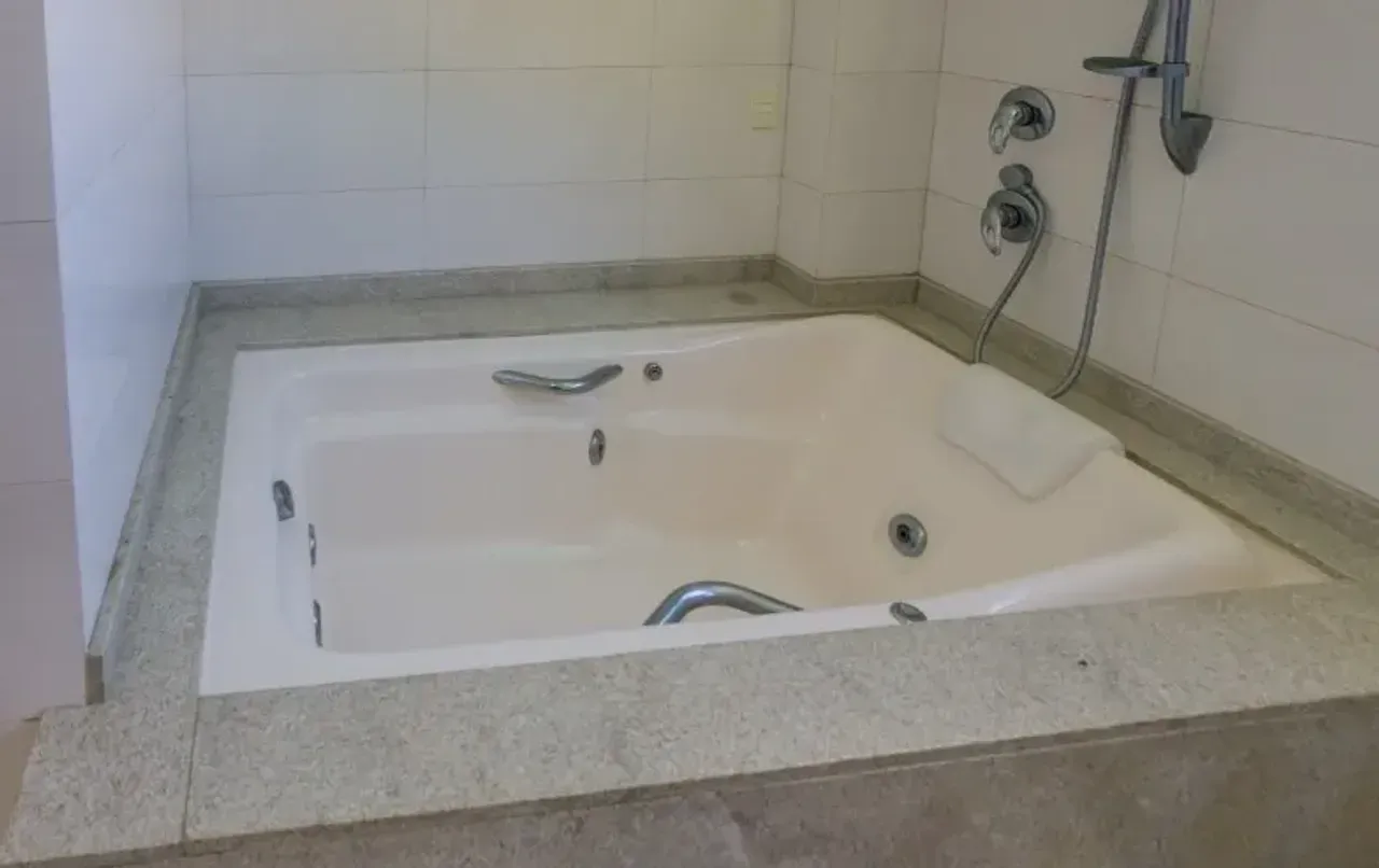 Casa Alto Padrão com 4 dormitórios sendo 2 suítes e 6 vagas na Praia dos Amores em Baln. Camboriú — foto 31