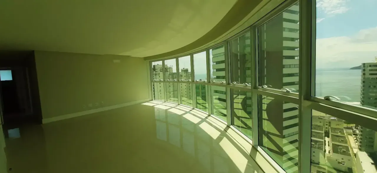 Apartamento com 4 dormitórios sendo 2 suítes e 3 vagas de garagem em Balneário Camboriú/SC — foto 2