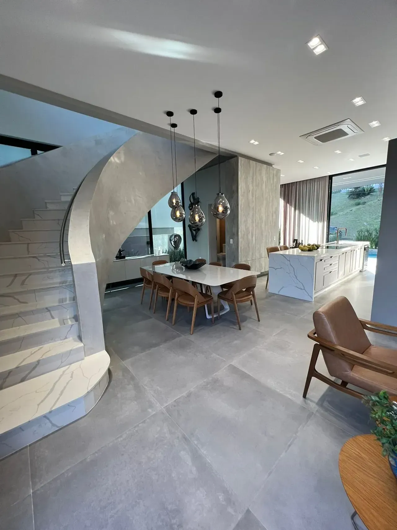 Casa finamente decorada e mobiliada em condomínio fechado com 4 suítes na Av. dos Estados — foto 35