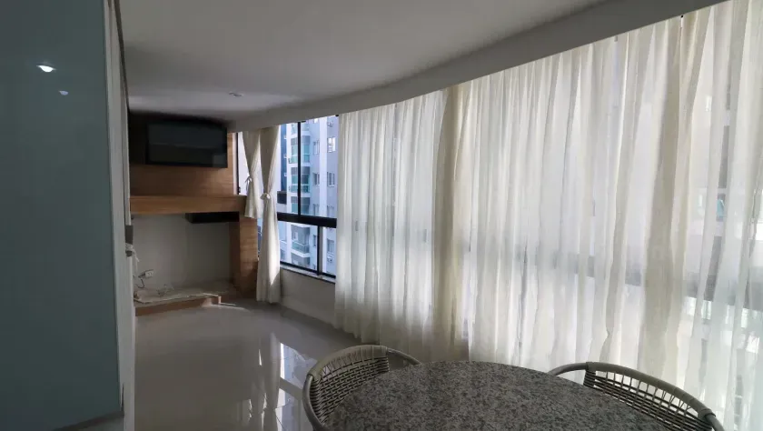 Apartamento com 3 suítes e 2 Vagas na Garagem em - Balneário Camboriú/SC