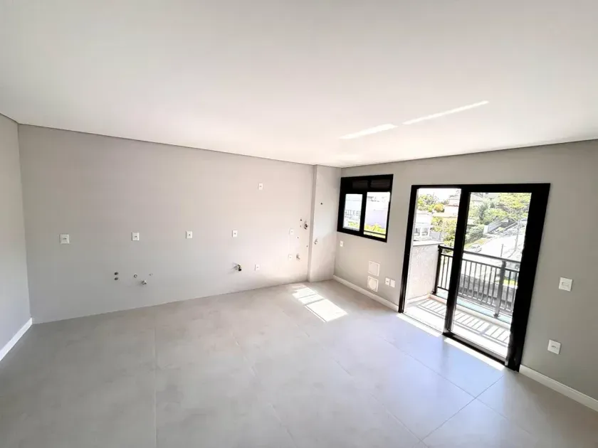 Apartamento com 2 dormitórios sendo 1 suíte e 1 vaga na Praia dos Amores em Balneário Camboriú