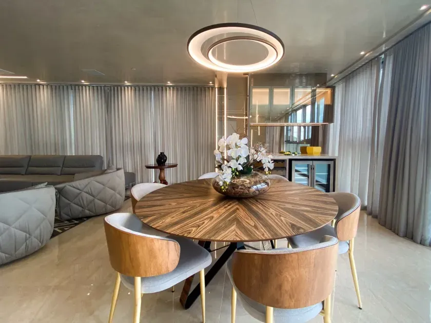 Apartamento mobiliado frente mar com 3 suítes e 4 vagas de garagem em Balneário Camboriú — foto 6