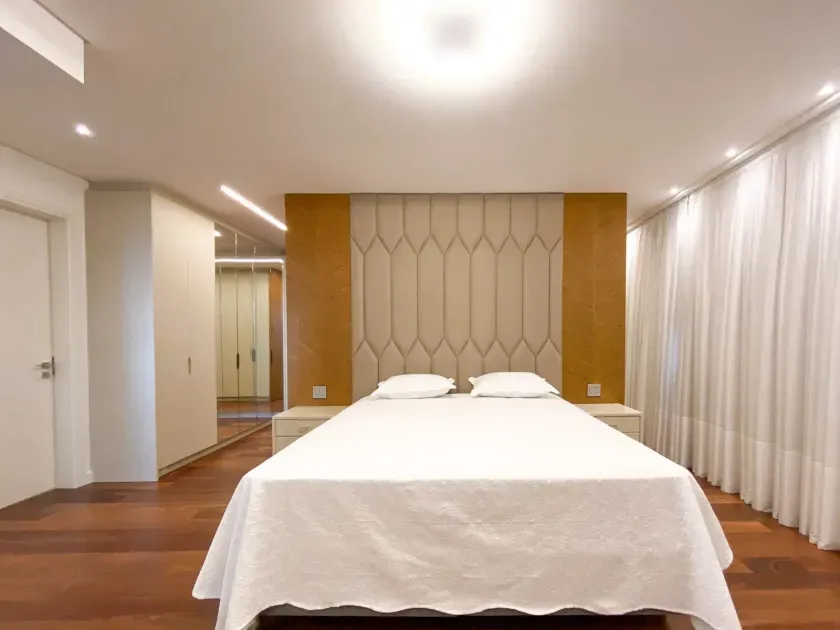 Apartamento mobiliado frente mar com 3 suítes e 4 vagas de garagem em Balneário Camboriú — foto 10