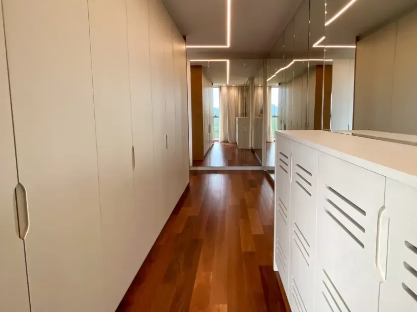 Apartamento mobiliado frente mar com 3 suítes e 4 vagas de garagem em Balneário Camboriú — foto 11