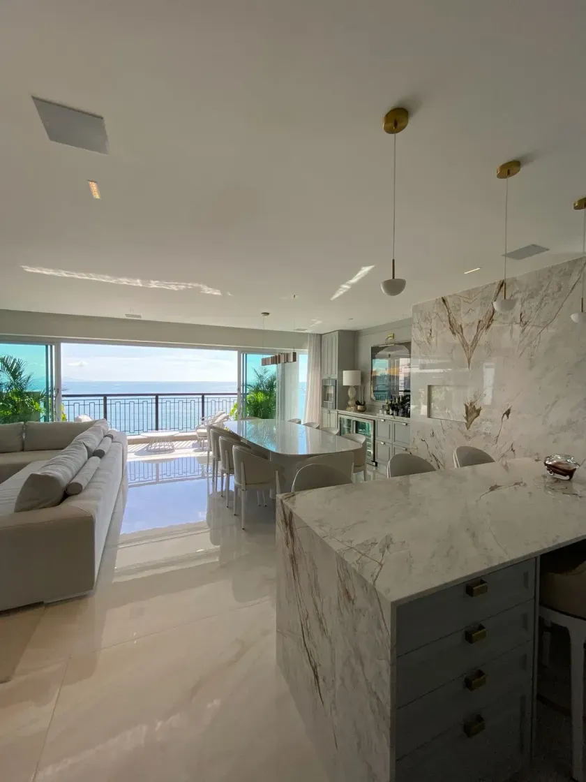Apartamento frente mar mobiliado com 5 suítes e 4 vagas na Barra Sul em Balneário Camboriú — foto 3