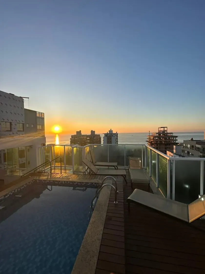 Apartamento mobiliado com 2 dormitórios sendo 1 suíte e 2 vagas de garagem na Praia Brava - Itajaí — foto 16