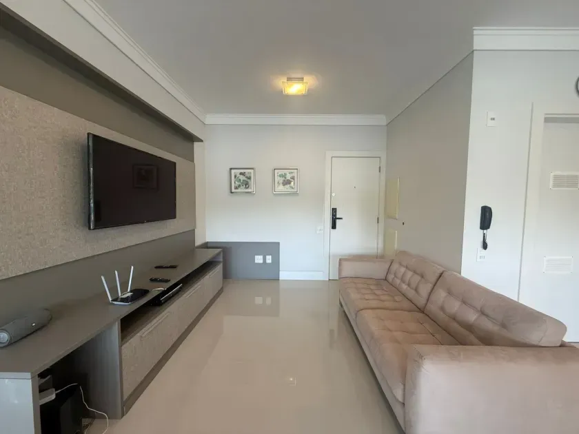 Apartamento com 2 dormitórios sendo 1 suíte e 1 vaga de garagem na Praia Brava em Itajaí — foto 3