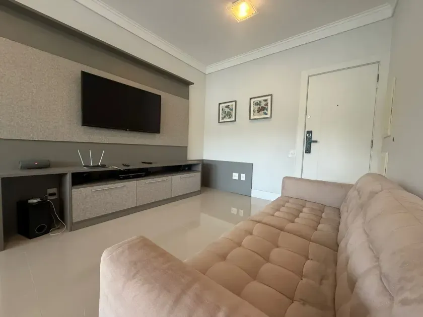 Apartamento com 2 dormitórios sendo 1 suíte e 1 vaga de garagem na Praia Brava em Itajaí — foto 2
