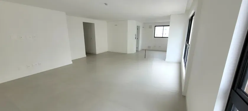 Apartamento com 3 suítes e 2 vagas de garagem - Centro - Balneário Camboriú