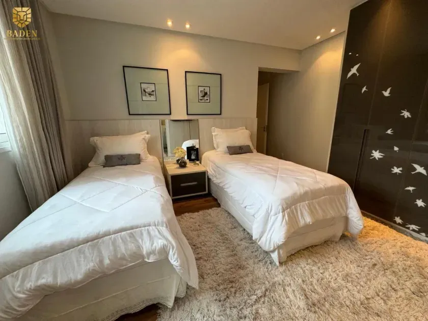 Apartamento mobiliado com 4 suítes e 4 vagas de garagem na Av. Atlântica em Balneário Camboriú — foto 21