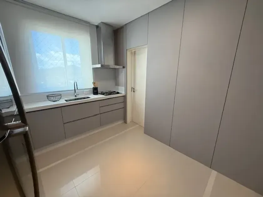 Apartamento alto padrão com 3 suítes e 2 vagas de garagem em Balneário Camboriú — foto 8