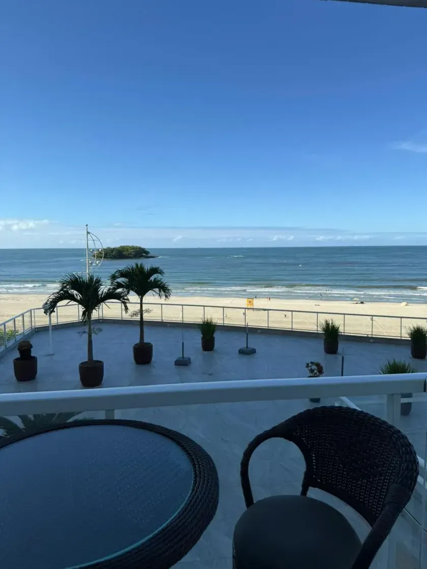 Apartamento frente mar 3 dormitórios sendo 2 suítes e 1 vaga no Centro de Balneário Camboriú — foto 12