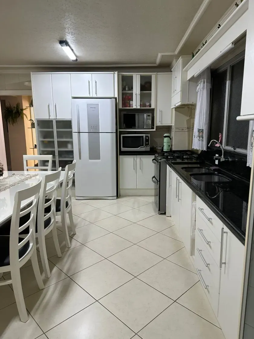 Apartamento frente mar 3 dormitórios sendo 2 suítes e 1 vaga no Centro de Balneário Camboriú — foto 5