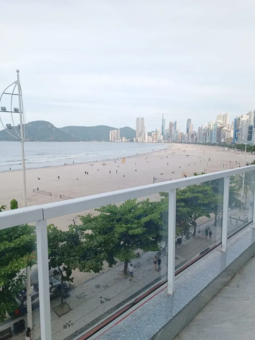 Apartamento frente mar 3 dormitórios sendo 2 suítes e 1 vaga no Centro de Balneário Camboriú — foto 16