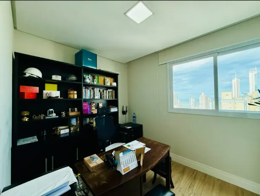 Apartamento com 4 dormitórios sendo 2 suítes e 2 vagas de garagem em Balneário Camboriú — foto 13