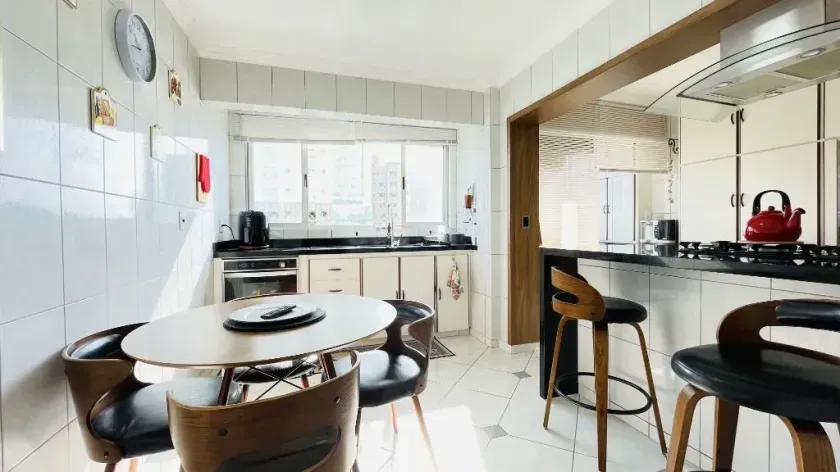 Apartamento frente mar com 3 dormitórios sendo 1 suíte na Barra Norte de Balneário Camboriú/SC — foto 9