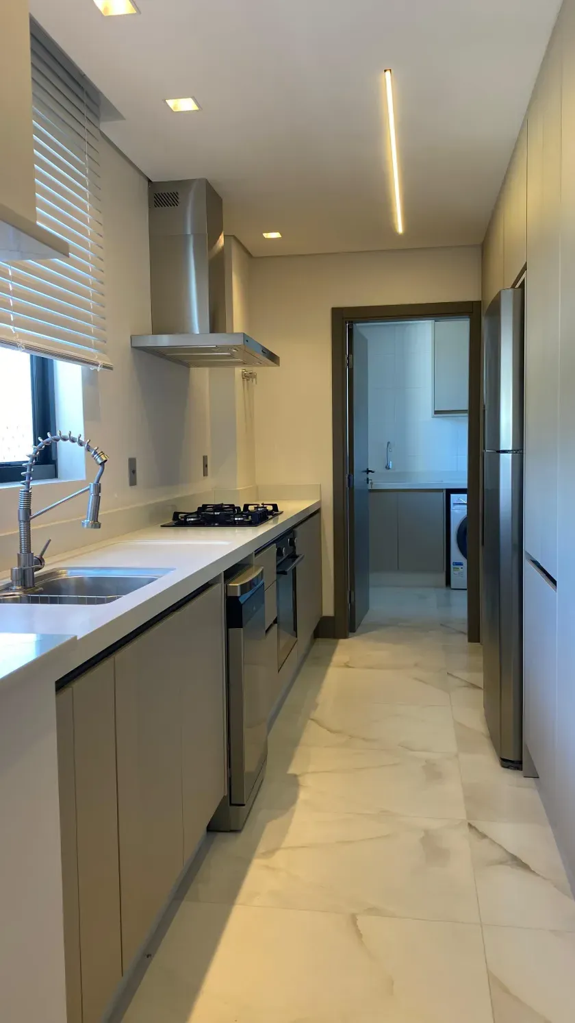 Apartamento mobiliado com 3 suítes e 2 vagas de garagem no Centro de Balneário Camboriú — foto 17