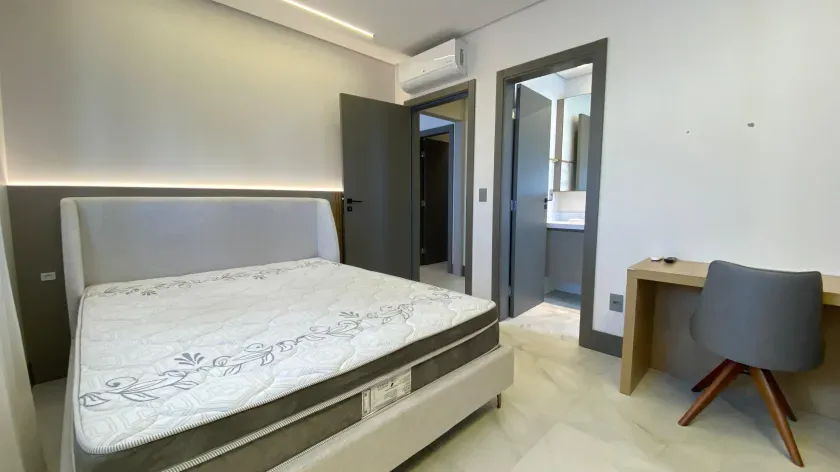 Apartamento mobiliado com 3 suítes e 2 vagas de garagem no Centro de Balneário Camboriú — foto 8