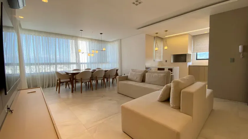 Apartamento mobiliado com 3 suítes e 2 vagas de garagem no Centro de Balneário Camboriú — foto 2