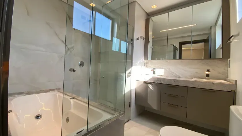 Apartamento mobiliado com 3 suítes e 2 vagas de garagem no Centro de Balneário Camboriú — foto 12