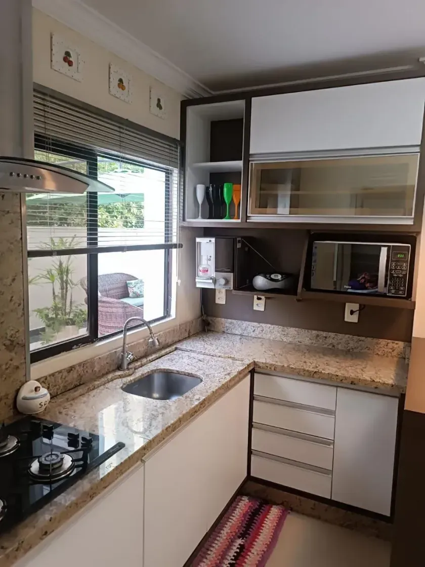 Apartamento com 3 dormitórios sendo 1 suíte e 1 vaga de garagem no centro de Balneário Camboriú — foto 3