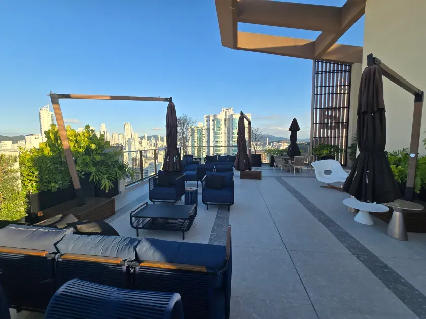 Apartamento novo alto padrão com 4 suítes e 4 vagas de garagem no Centro de Balneário Camboriú. — foto 21