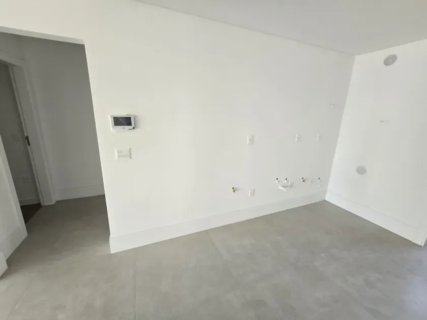 Apartamento novo alto padrão com 4 suítes e 4 vagas de garagem no Centro de Balneário Camboriú. — foto 6
