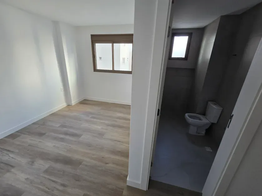 Apartamento novo alto padrão com 4 suítes e 4 vagas de garagem no Centro de Balneário Camboriú. — foto 9
