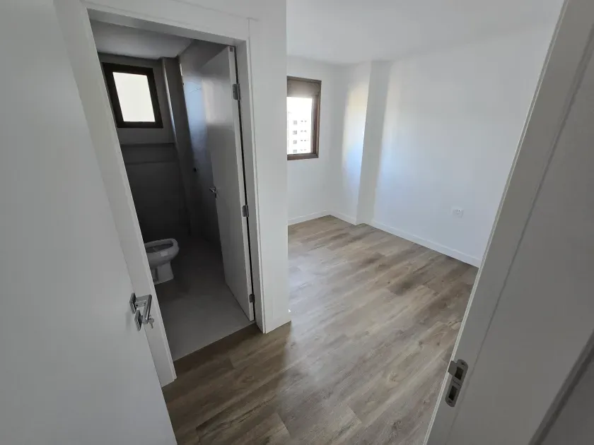 Apartamento novo alto padrão com 4 suítes e 4 vagas de garagem no Centro de Balneário Camboriú. — foto 11