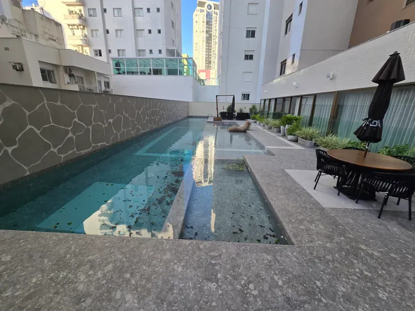 Apartamento novo alto padrão com 4 suítes e 4 vagas de garagem no Centro de Balneário Camboriú. — foto 17