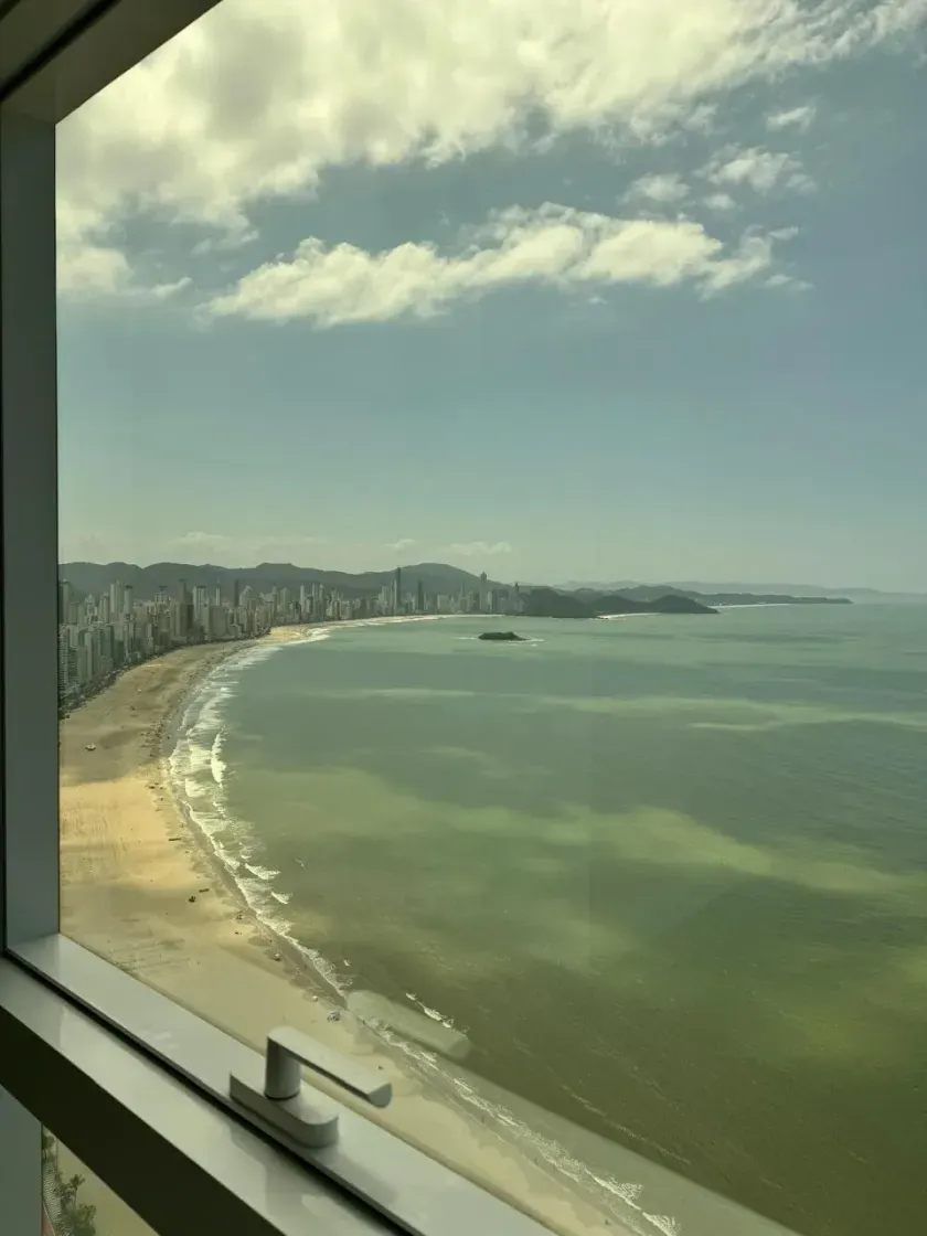 Apartamento frente mar com 4 suítes e 4 vagas na Barra Sul de Balneário Camboriú — foto 3