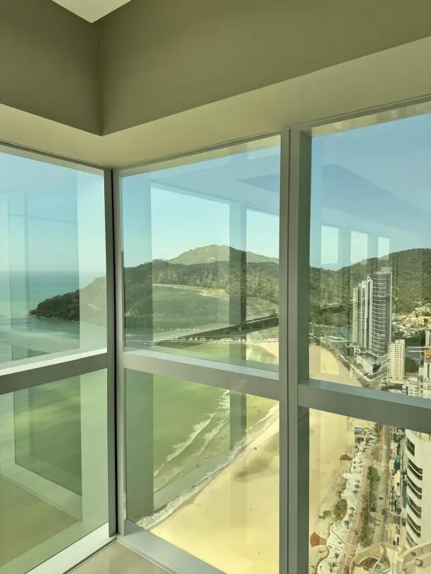 Apartamento frente mar com 4 suítes e 4 vagas na Barra Sul de Balneário Camboriú — foto 4