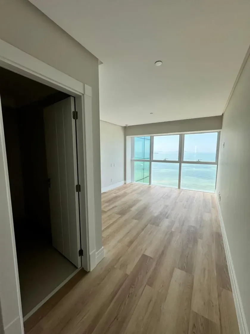 Apartamento frente mar com 4 suítes e 4 vagas na Barra Sul de Balneário Camboriú — foto 11