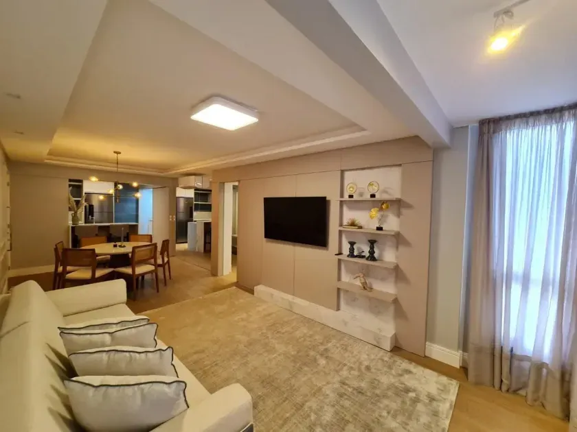 Apartamento mobiliado com 2 dormitórios sendo 1 suíte e 1 vaga na Atlantica em Balneário Camboriú — foto 4
