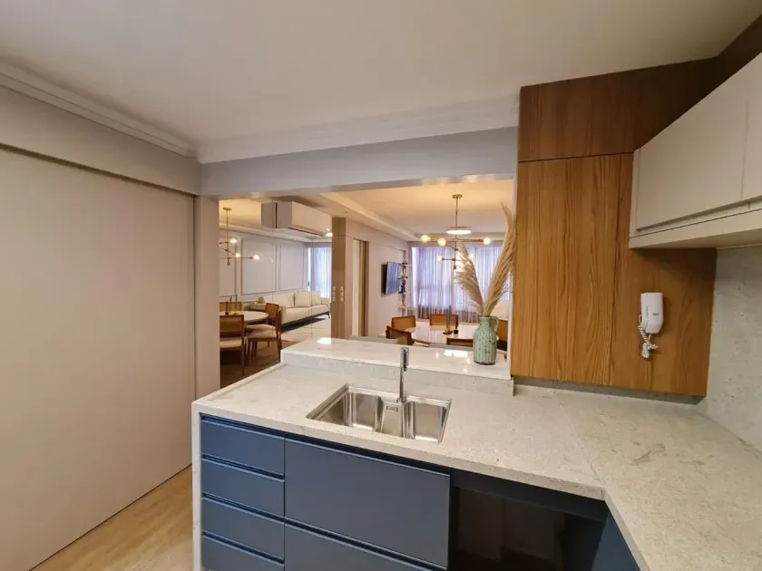 Apartamento mobiliado com 2 dormitórios sendo 1 suíte e 1 vaga na Atlantica em Balneário Camboriú — foto 5