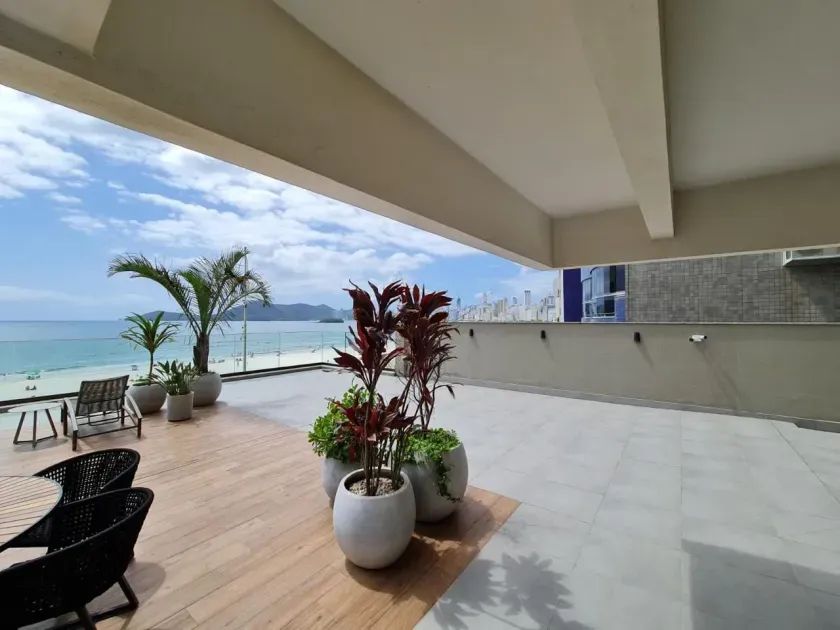 Apartamento mobiliado com 2 dormitórios sendo 1 suíte e 1 vaga na Atlantica em Balneário Camboriú — foto 16