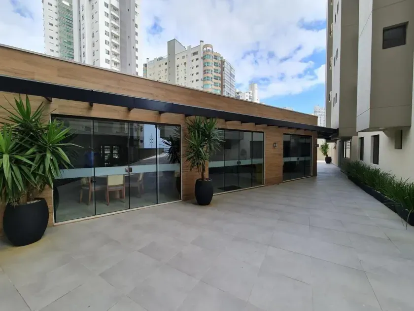 Apartamento mobiliado com 2 dormitórios sendo 1 suíte e 1 vaga na Atlantica em Balneário Camboriú — foto 17