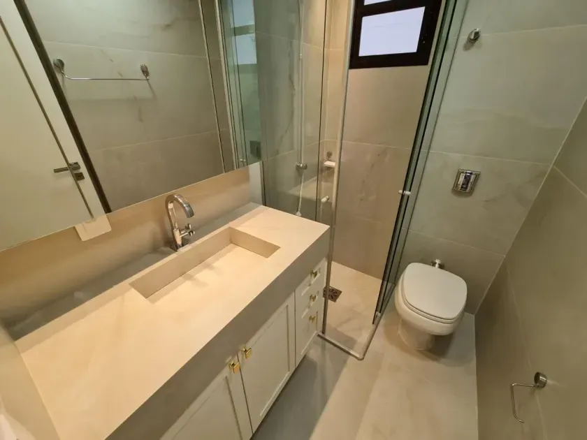 Apartamento mobiliado com 2 dormitórios sendo 1 suíte e 1 vaga na Atlantica em Balneário Camboriú — foto 30