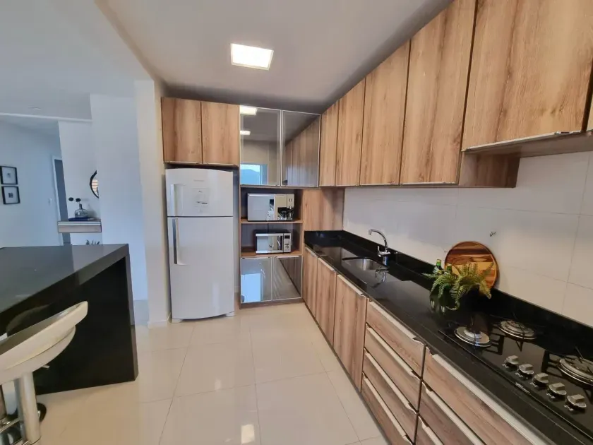 Apartamento mobiliado com 2 suítes e 2 vagas na Barra Norte em Balneário Camboriú. — foto 6