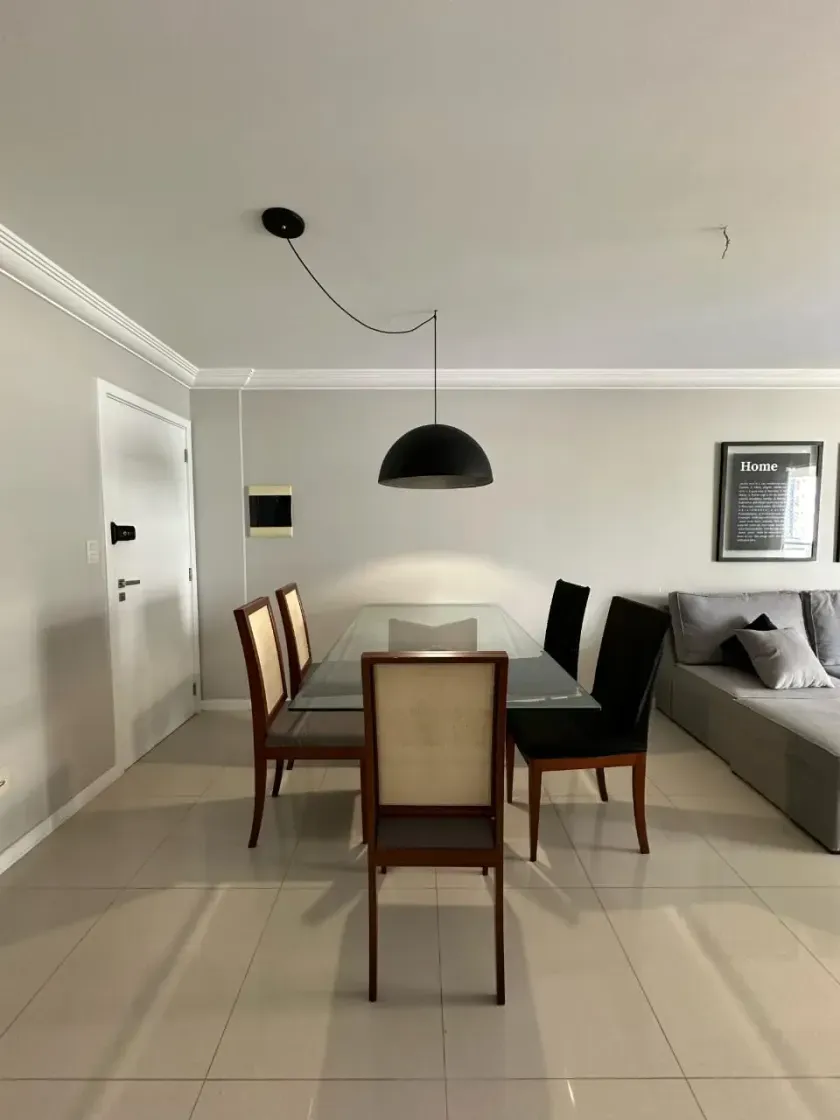 Apartamento com 3 dormitórios sendo 1 suíte e 2 vagas de garagem - Centro de Balneário Camboriú — foto 2