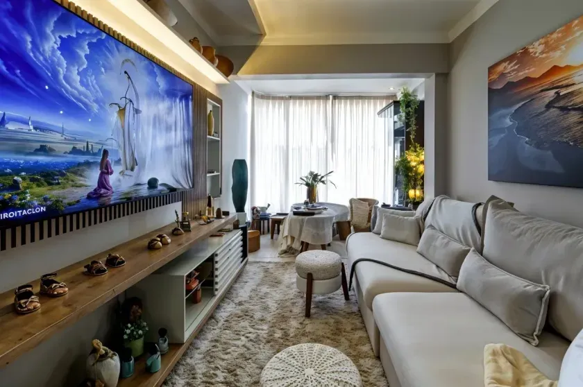 Apartamento mobiliado com 3 dormitórios sendo 1 suíte e 1 vaga em Balneário Camboriú/SC
