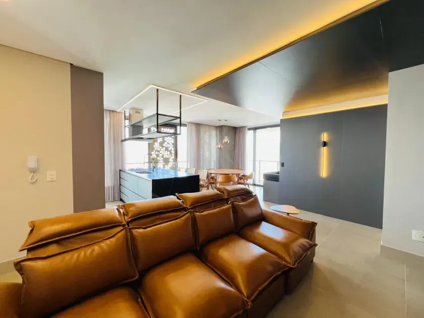 Apartamento com 3 suítes e 3 vagas de garagem em Balneário Camboriú/Sc