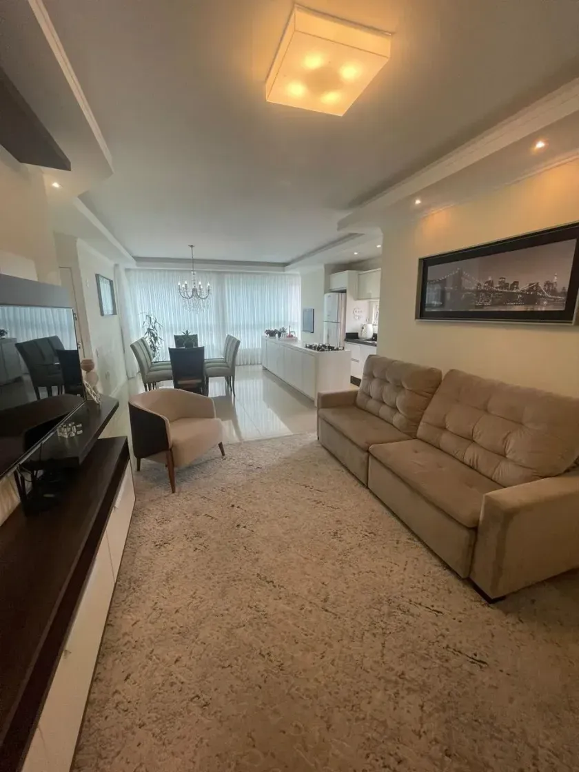 Apartamento com 3 suítes sendo 2 demi e 2 vagas de garagem em Balneário Camboriú/SC