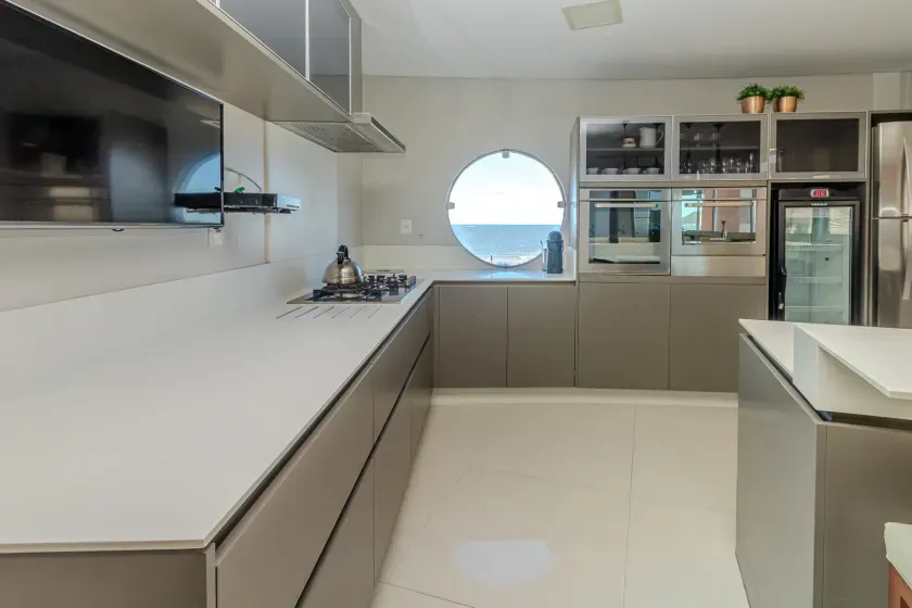 Apartamento de 3 suites e 1 vaga de garagem frente mar em Balneário Camboriú/SC — foto 3