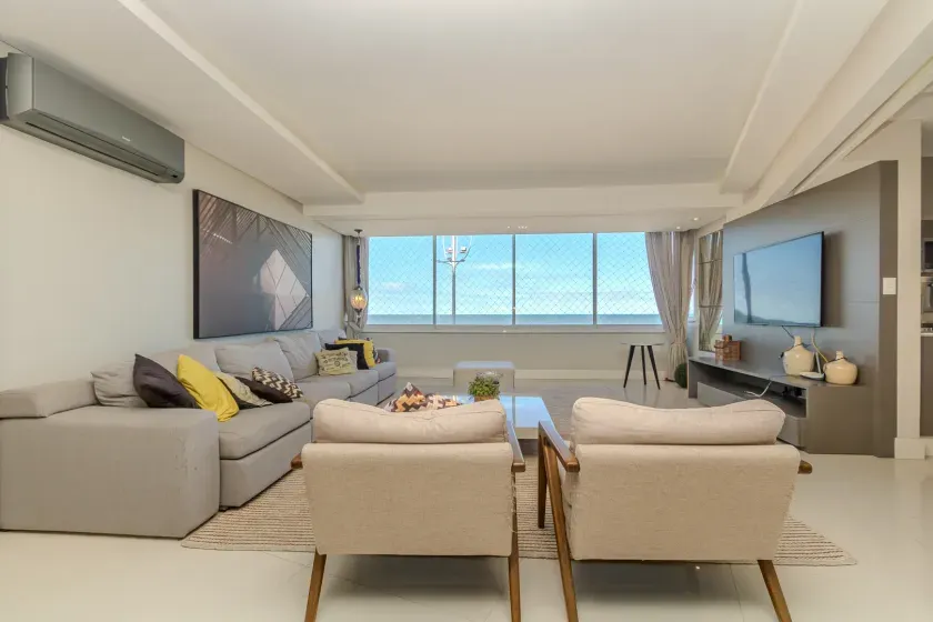 Apartamento de 3 suites e 1 vaga de garagem frente mar em Balneário Camboriú/SC
