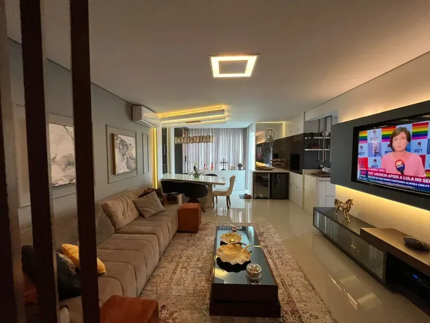 Apartamento alto padrão com 3 suítes e 3 vagas de garagem em Balneário Camboriú/SC