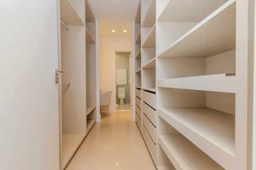Apartamento de 3 suítes no centro de Balneário Camboriú/SC