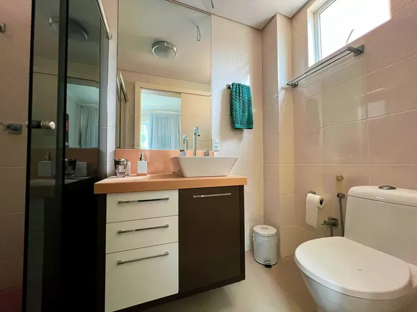 Apartamento mobiliado com 3 dormitórios sendo 1 suíte e 2 demi e 2 vagas na Praia Brava em Itajaí — foto 13